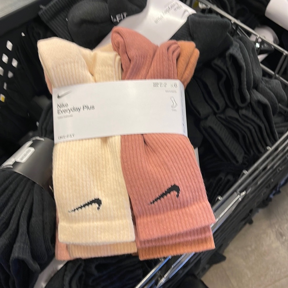 NIKE 
Training Crew Socks Size L (6 Pairs)
Nike Everyday Cushioned
NWT - Picture 11 of 16